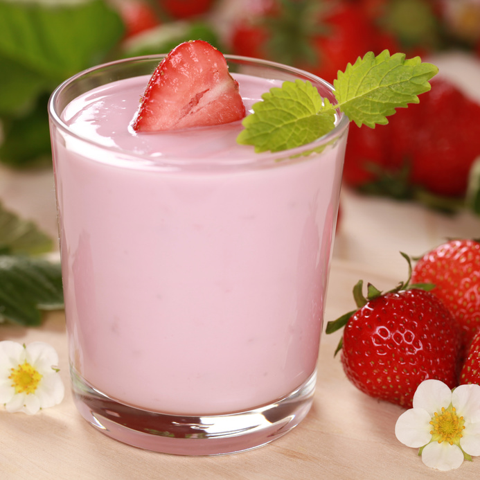 Erdbeer-Milchshake mit frischen Erdbeeren - Joghurt selber machen